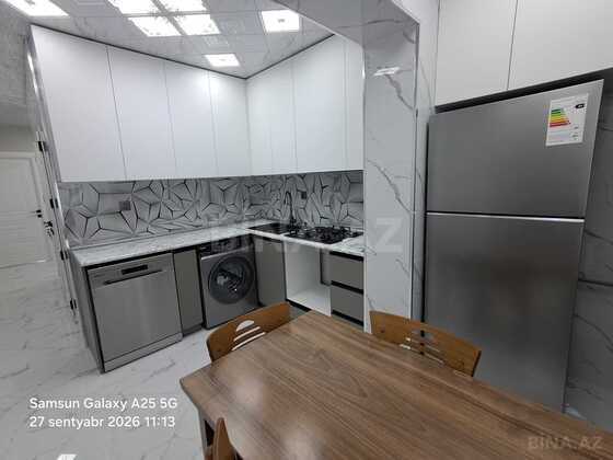 3 otaqlı Köhnə tikili, Bakıxanov q., Bakı