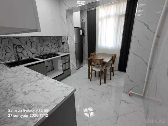 3 otaqlı Köhnə tikili, Bakıxanov q., Bakı