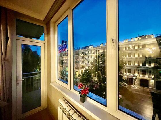 3 otaqlı Köhnə tikili, 28 May m., Bakı