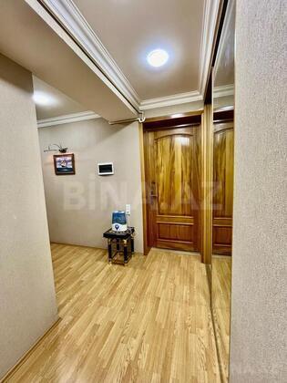 3 otaqlı Köhnə tikili, 28 May m., Bakı