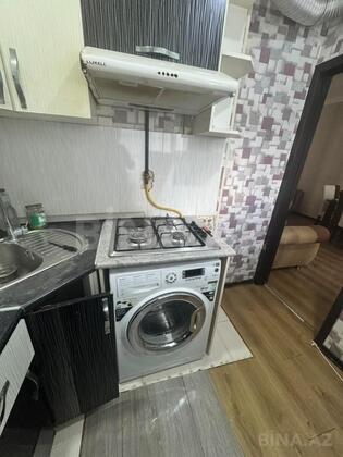 3 otaqlı Köhnə tikili, Memar Əcəmi m., Bakı