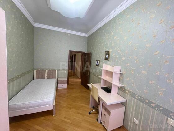 3 otaqlı Yeni tikili, Memar Əcəmi m., Bakı