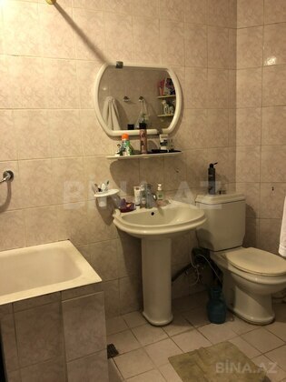 2 otaqlı Köhnə tikili, Nizami m., Bakı