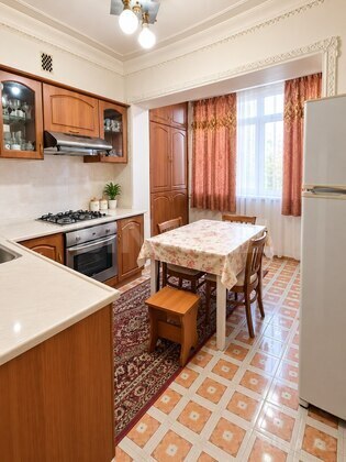 3 otaqlı Köhnə tikili, Nəsimi m., Bakı