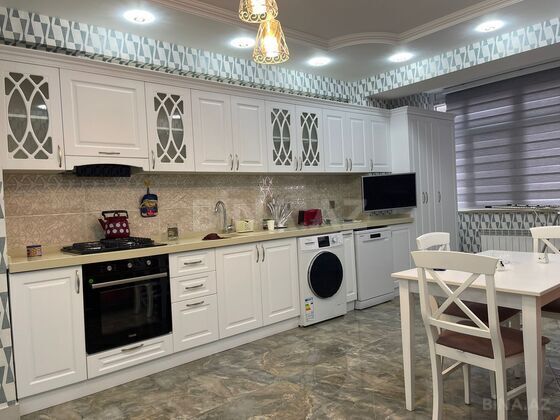 3 otaqlı Yeni tikili, Elmlər Akademiyası m., Bakı