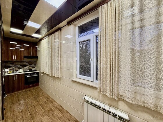 3 otaqlı Köhnə tikili, Xalqlar Dostluğu m., Bakı