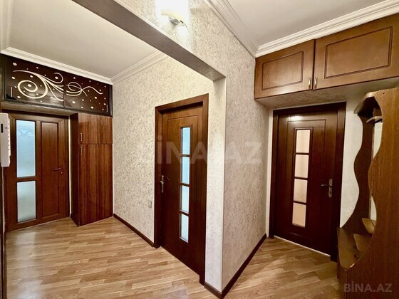 3 otaqlı Köhnə tikili, Xalqlar Dostluğu m., Bakı