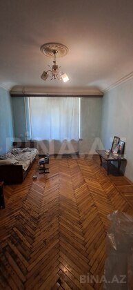 3 otaqlı Köhnə tikili, Neftçilər m., Bakı