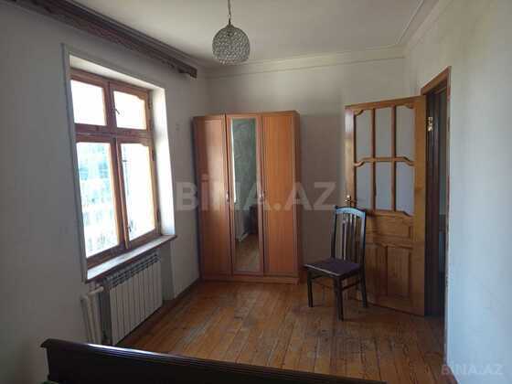 2 otaqlı Köhnə tikili, Qara Qarayev m., Bakı