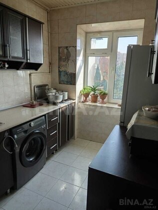 3 otaqlı Köhnə tikili, Xalqlar Dostluğu m., Bakı
