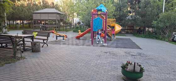 2 otaqlı Köhnə tikili, Xalqlar Dostluğu m., Bakı