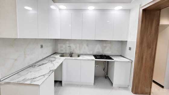 3 otaqlı Köhnə tikili, Xalqlar Dostluğu m., Bakı