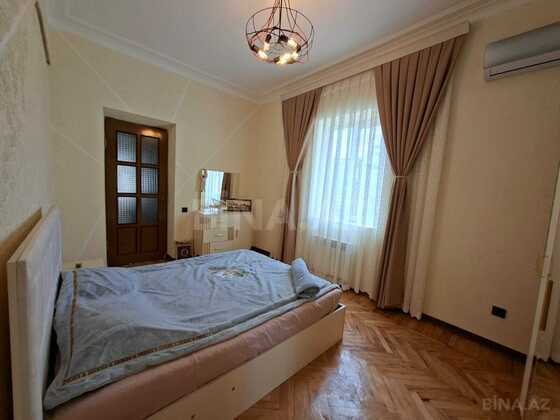 2 otaqlı Köhnə tikili, Nizami m., Bakı