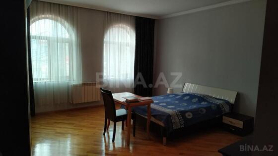 8 otaqlı Həyət evi/Bağ evi, Qaraçuxur q., Bakı