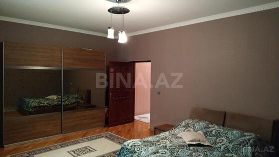 8 otaqlı Həyət evi/Bağ evi, Qaraçuxur q., Bakı