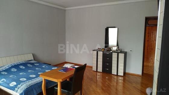8 otaqlı Həyət evi/Bağ evi, Qaraçuxur q., Bakı