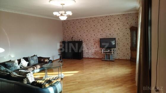 8 otaqlı Həyət evi/Bağ evi, Qaraçuxur q., Bakı
