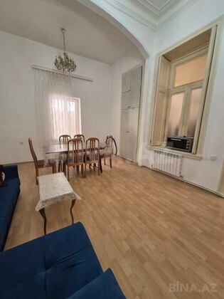 2 otaqlı Köhnə tikili, Sahil m., Bakı