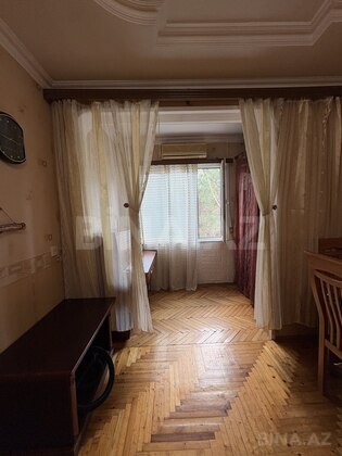 2 otaqlı Köhnə tikili, Memar Əcəmi m., Bakı