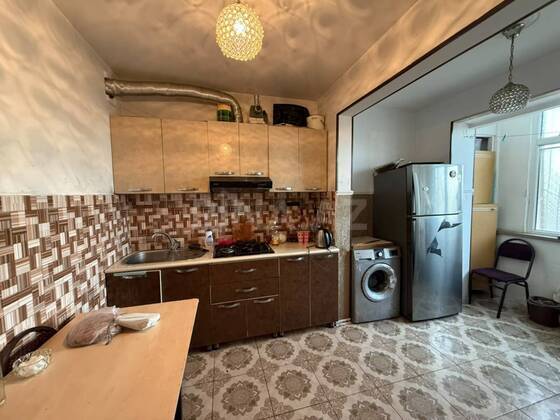 2 otaqlı Köhnə tikili, Neftçilər m., Bakı