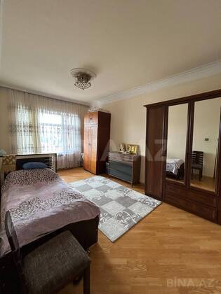 4 otaqlı Köhnə tikili, Bakıxanov q., Bakı