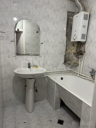 2 otaqlı Köhnə tikili, Bakıxanov q., Bakı