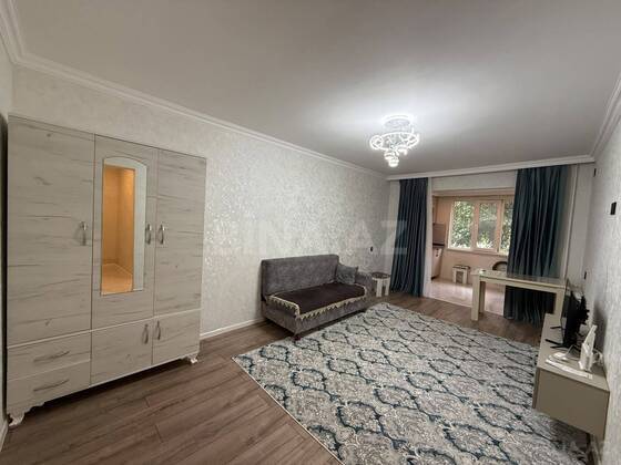 2 otaqlı Köhnə tikili, Neftçilər m., Bakı