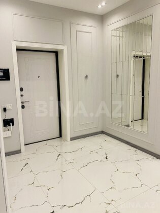 3 otaqlı Yeni tikili, 8-ci mikrorayon q., Bakı