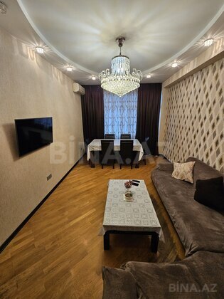 3 otaqlı Yeni tikili, Qara Qarayev m., Bakı