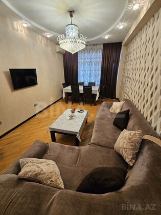 3 otaqlı Yeni tikili, Qara Qarayev m., Bakı