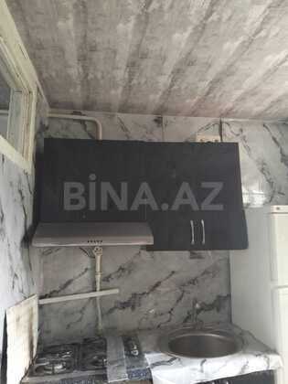 3 otaqlı Köhnə tikili, Elmlər Akademiyası m., Bakı