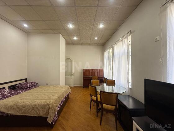 4 otaqlı Köhnə tikili, Sahil m., Bakı