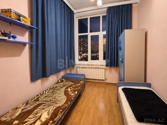 3 otaqlı Köhnə tikili, Qara Qarayev m., Bakı