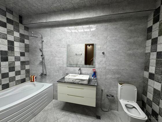 3 otaqlı Yeni tikili, Şah İsmayıl Xətai m., Bakı