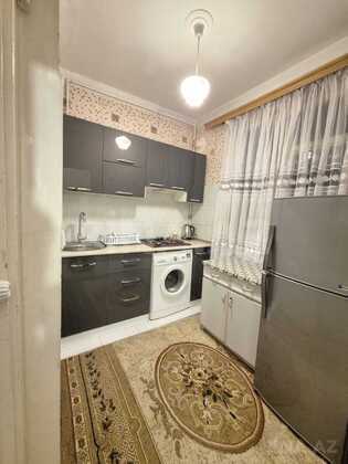 2 otaqlı Köhnə tikili, Memar Əcəmi m., Bakı