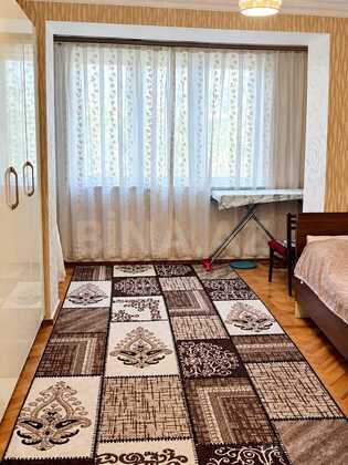 3 otaqlı Köhnə tikili, Nizami m., Bakı