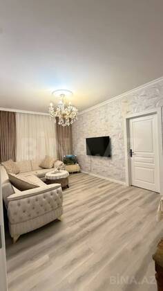 4 otaqlı Köhnə tikili, Qaraçuxur q., Bakı