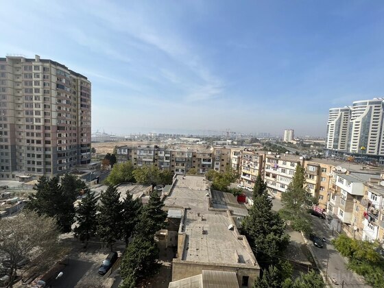 3 otaqlı Köhnə tikili, Ağ şəhər q., Bakı