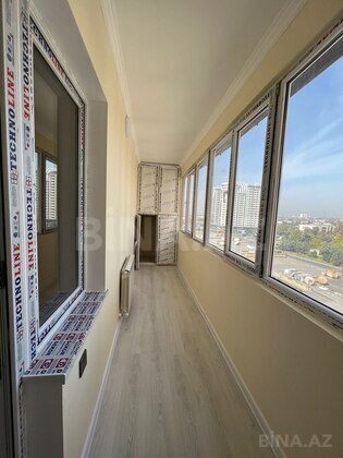 3 otaqlı Köhnə tikili, Ağ şəhər q., Bakı