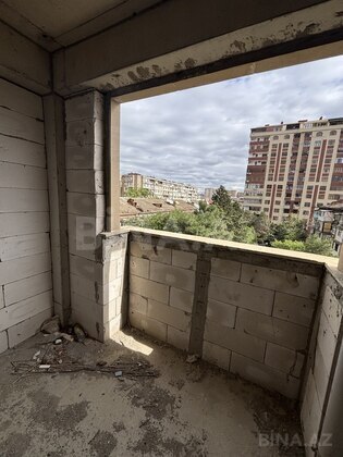 4 otaqlı Yeni tikili, 8-ci mikrorayon q., Bakı