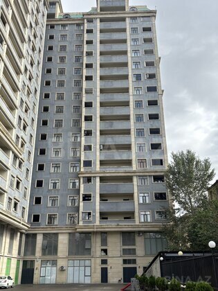 4 otaqlı Yeni tikili, 8-ci mikrorayon q., Bakı