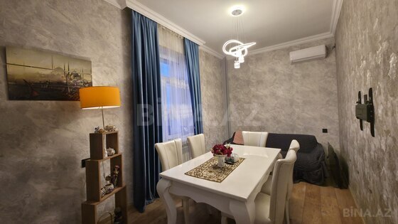 2 otaqlı Köhnə tikili, Bakıxanov q., Bakı