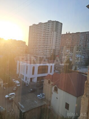 3 otaqlı Köhnə tikili, İnşaatçılar m., Bakı