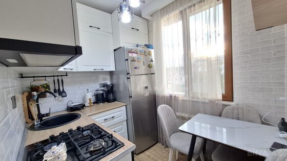 2 otaqlı Köhnə tikili, Azadlıq Prospekti m., Bakı