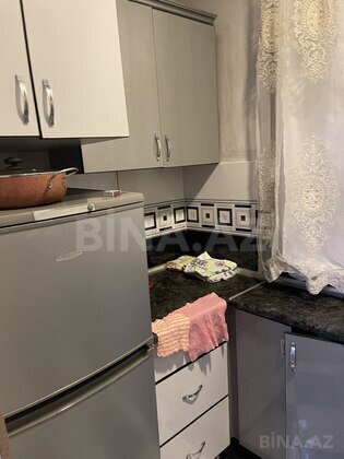 3 otaqlı Köhnə tikili, Memar Əcəmi m., Bakı