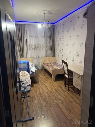 3 otaqlı Köhnə tikili, Memar Əcəmi m., Bakı