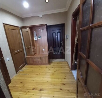 2 otaqlı Köhnə tikili, Elmlər Akademiyası m., Bakı