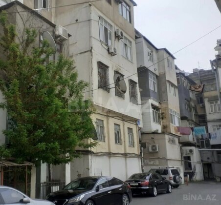 2 otaqlı Köhnə tikili, Elmlər Akademiyası m., Bakı