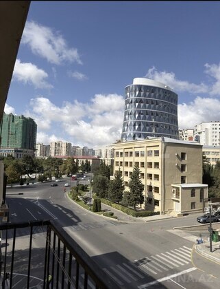 1 otaqlı Köhnə tikili, Elmlər Akademiyası m., Bakı