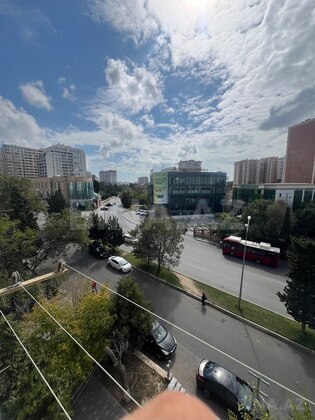 2 otaqlı Köhnə tikili, Qara Qarayev m., Bakı